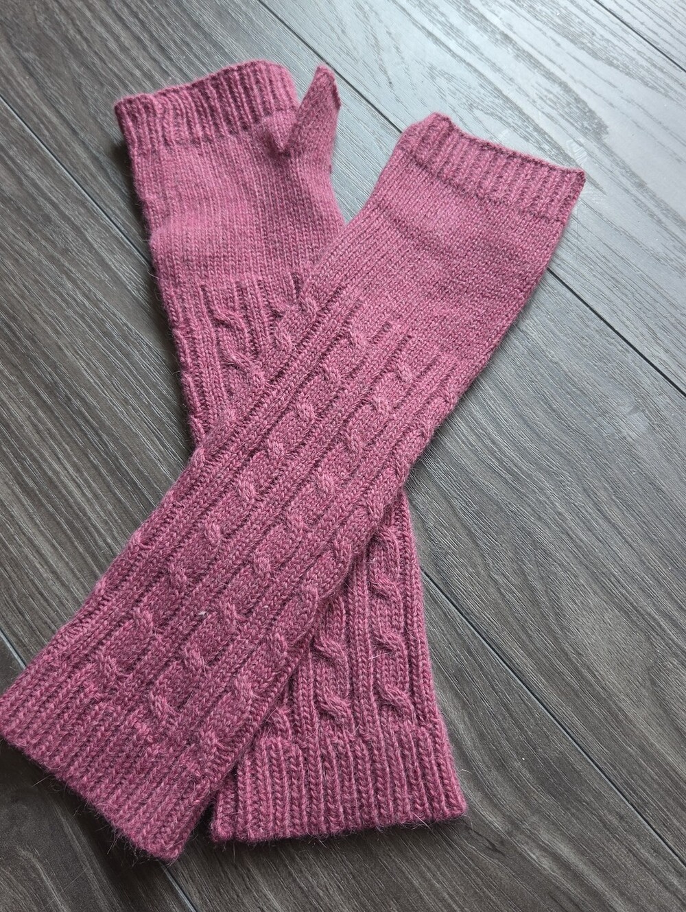 Mauve Knit Fingerless Gloves